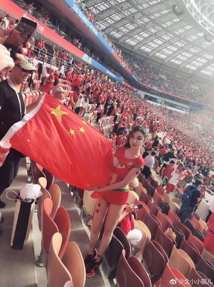 C罗这位中国女球迷火了:魔鬼身材让人血脉膨胀丝毫不输欧美女粉丝!